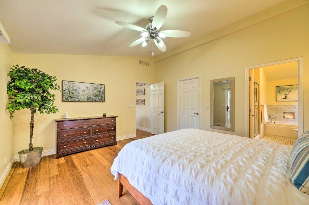 Groveland Gem With Deck, Game Room And Much More! Экстерьер фото